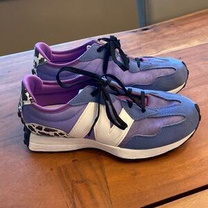 Girls New Balance 337 sneaker size 6